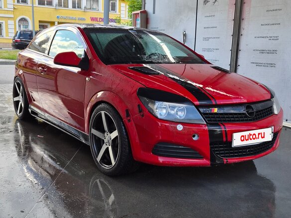 2010 Opel Astra GTC H Рестайлинг, красный - вид 1
