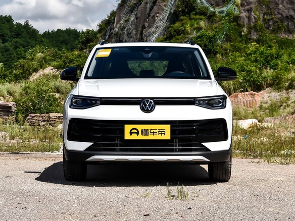 2025 Volkswagen Tharu 300 TSI I Рестайлинг, белый - вид 6