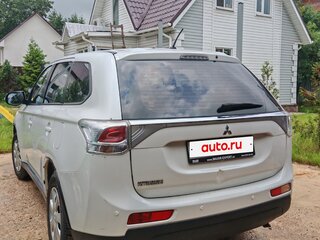 2012 Mitsubishi Outlander III, белый, 1049000 рублей, вид 4
