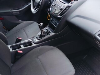 2015 Ford Focus III Рестайлинг, жёлтый, 500000 рублей, вид 3