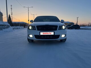 2012 Skoda Octavia II (A5) Рестайлинг, белый, 900000 рублей, вид 4