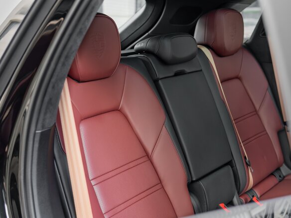 2026 Porsche Cayenne GTS III Рестайлинг, чёрный, 24900000 рублей - вид 39