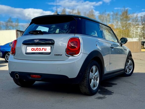 2019 Mini Hatch Cooper III (F55/F56) Рестайлинг, серебристый, 2600000 рублей - вид 12
