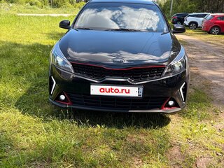 2020 Kia Rio IV Рестайлинг, чёрный, 1700000 рублей, вид 3