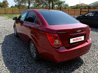 2013 Chevrolet Aveo II, красный, 640000 рублей, вид 4