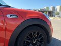 2021 Mini Hatch Cooper III (F55/F56) Рестайлинг, оранжевый - вид 10