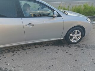 2010 Hyundai Elantra IV (HD), серебристый, 610000 рублей, вид 3