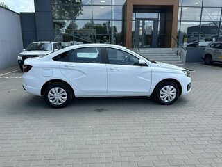 2026 Lada (ВАЗ) Vesta I Рестайлинг (NG), белый, 1680000 рублей, вид 4