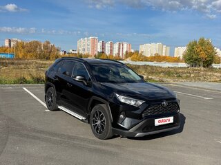 2021 Toyota RAV4 V (XA50), чёрный, 3475000 рублей, вид 3