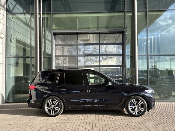 2020 BMW X7 30d I (G07), чёрный - вид 4