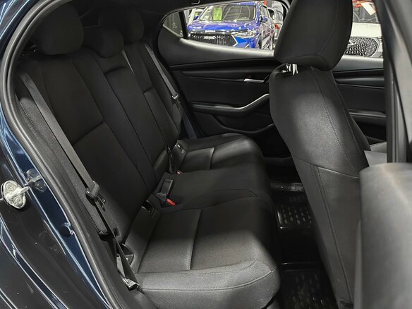 2021 Mazda 3 IV (BP), синий, 1677000 рублей - вид 11