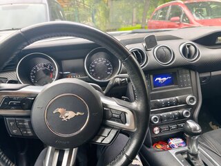 2019 Ford Mustang VI Рестайлинг, белый, 2350000 рублей, вид 5