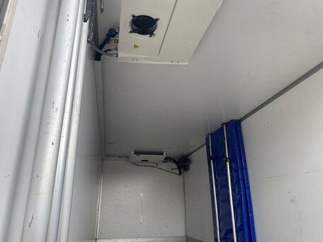 2021 Iveco Daily, синий, 6000000 рублей, вид 5