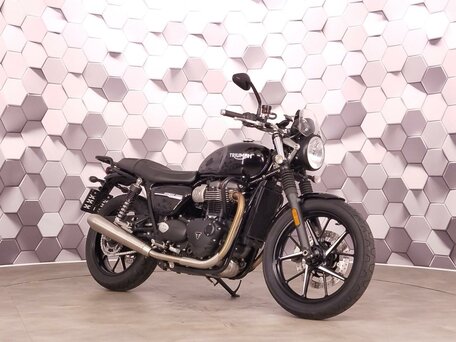 2019 Triumph Street Twin, чёрный, 777000 рублей, вид 1