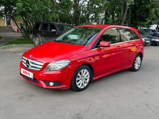 2013 Mercedes-Benz B-Класс 180 II (W246), красный, 1300000 рублей, вид 1