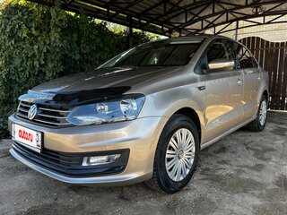 2016 Volkswagen Polo V Рестайлинг, бежевый, 1010000 рублей, вид 1