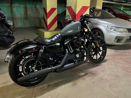 2021 Harley-Davidson Sportster 883, серый, 890000 рублей, вид 2
