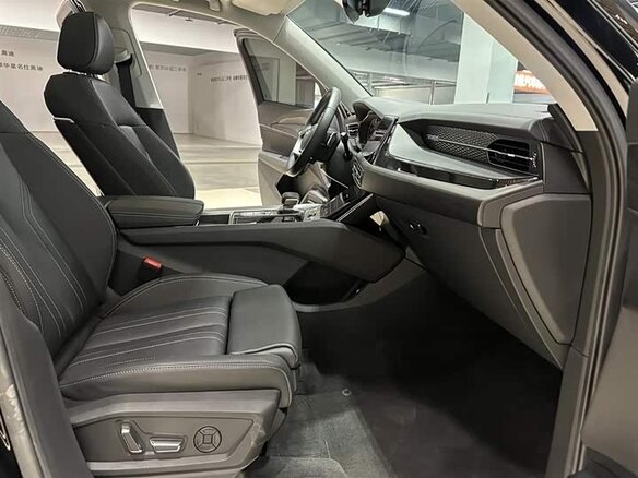 2026 Audi Q6 40 TFSI, чёрный - вид 7