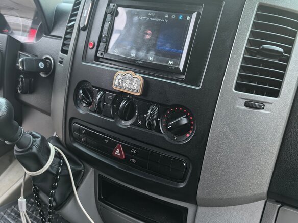2008 Volkswagen Crafter, жёлтый, 1550000 рублей - вид 10