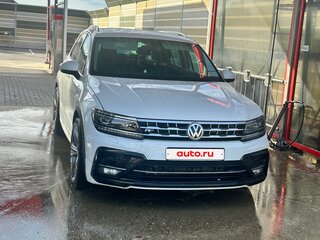 2017 Volkswagen Tiguan II, белый, 2465000 рублей, вид 1
