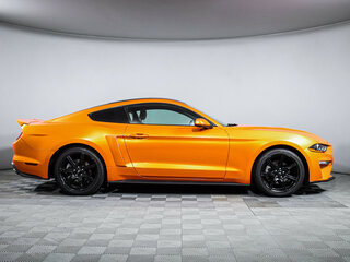 2019 Ford Mustang VI Рестайлинг, оранжевый, 3350000 рублей, вид 4