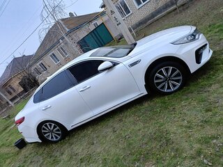 2018 Kia Optima IV Рестайлинг, белый, 1880000 рублей, вид 4