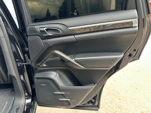 2011 Porsche Cayenne S II (958), чёрный, 2250000 рублей - вид 13