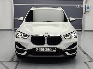 2020 BMW X1 18d xDrive II (F48) Рестайлинг, белый, 3090000 рублей, вид 2