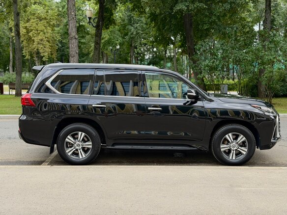 2016 Lexus LX 450d III Рестайлинг 2, чёрный - вид 1