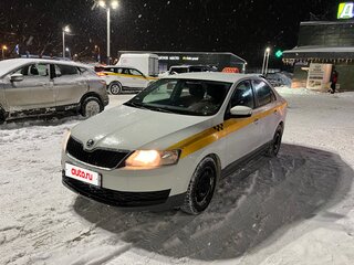 2017 Skoda Rapid I Рестайлинг, белый, 700000 рублей, вид 1