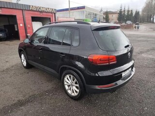 2016 Volkswagen Tiguan I Рестайлинг, чёрный, 1740000 рублей, вид 4