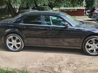 2007 Chrysler 300C I, чёрный, 1000000 рублей, вид 4