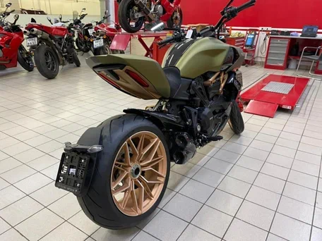 2021 Ducati Diavel 1260 S, зелёный, 12750000 рублей, вид 3