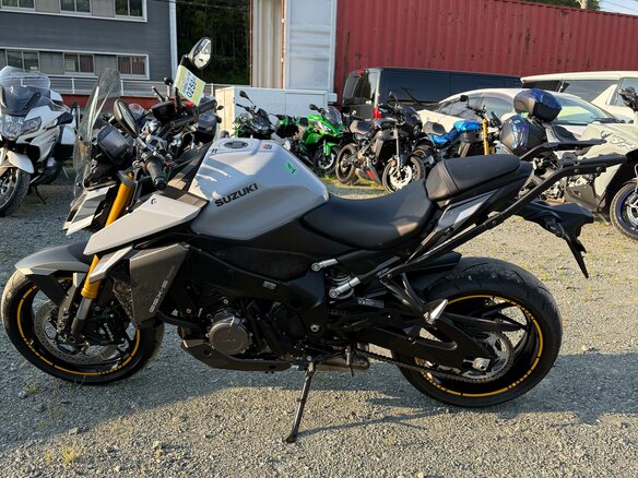 2022 Suzuki GSX-S 1000, серый, 1099000 рублей - вид 20