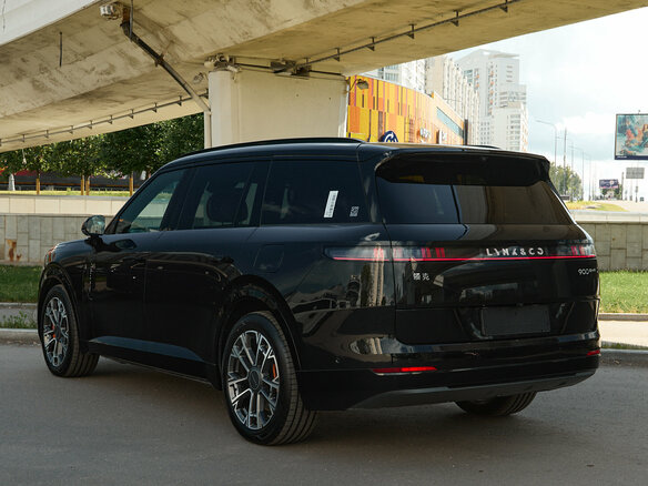 2025 Lynk & Co 900, чёрный - вид 5