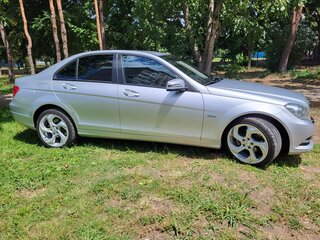 2011 Mercedes-Benz C-Класс 200 III (W204) Рестайлинг, серебристый, 1350000 рублей, вид 2