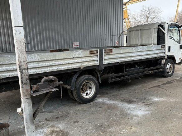 2017 Isuzu Elf (N-series), белый, 1400000 рублей - вид 2
