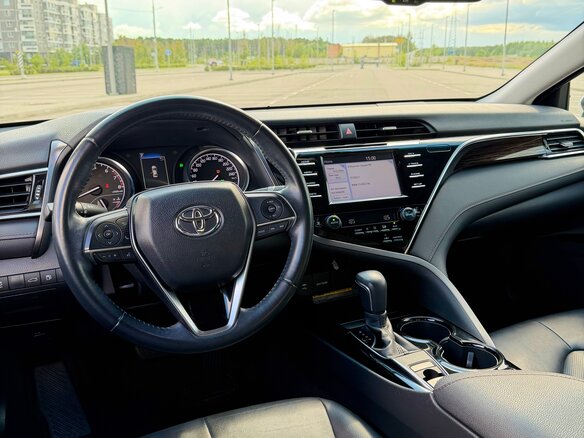 2018 Toyota Camry VIII (XV70), белый - вид 8