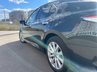 2021 Toyota Camry VIII (XV70) Рестайлинг, чёрный, 2970000 рублей, вид 4