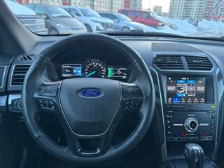 2019 Ford Explorer V Рестайлинг 2, красный, 4300000 рублей, вид 4