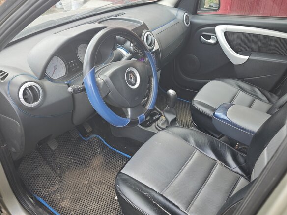 2010 Renault Sandero I, бежевый, 495000 рублей - вид 2