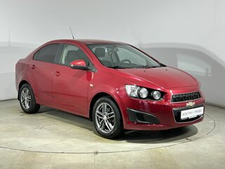 2013 Chevrolet Aveo II, красный, 600000 рублей, вид 4