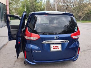 2017 Honda Freed II, синий, 1500000 рублей, вид 4