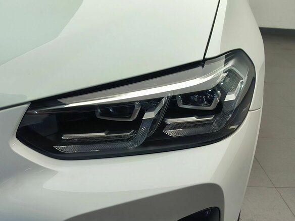 2025 BMW X4 20i II (G02) Рестайлинг, белый, 8350000 рублей - вид 3