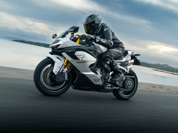 2026 CFMoto 750SR-S, чёрный, 924900 рублей - вид 6