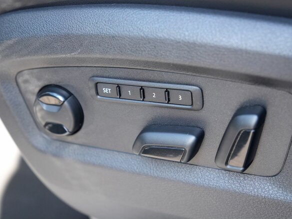 2018 Volkswagen Multivan T6, чёрный, 3700000 рублей - вид 23