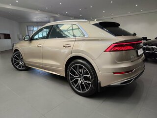 2019 Audi Q8 55 TFSI I (4M), бежевый, 4350000 рублей, вид 4