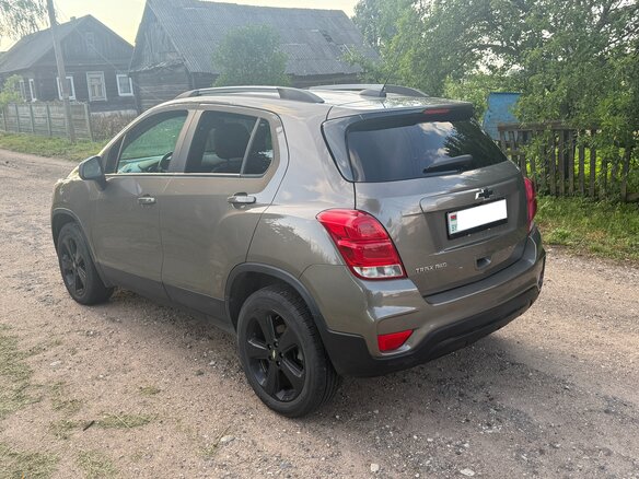2022 Chevrolet Trax I Рестайлинг, коричневый, 1450000 рублей - вид 3