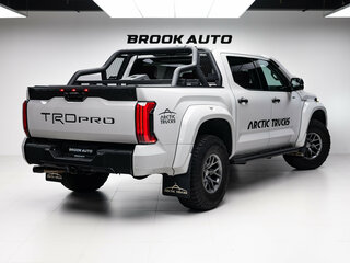 2023 Toyota Tundra CrewMax III, белый, 12590000 рублей, вид 4