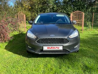2017 Ford Focus III Рестайлинг, серый, 950000 рублей, вид 2